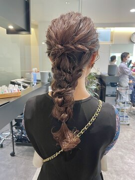 ケンジ ツルヤチョウ(KENJE tsuruyacho) 編みおろし/ゆるふわアレンジ/お呼ばれヘア/ヘアセット