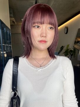 ナループロア ルームー(Nalu pu loa ROOMOO) レイヤーカット/ボブレイヤーカット/カシスレッドカラー