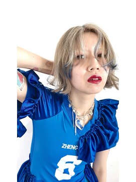 レーベル(LABEL) 差しブルーが可愛いホワイトベージュ