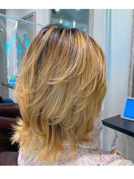 スーリール(Sourire) 外国人風のくびれレイヤースタイル