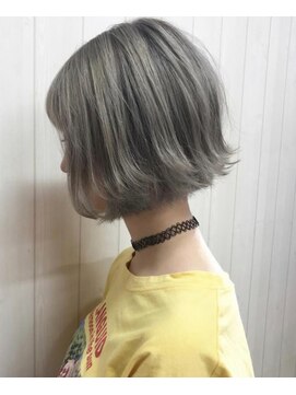 バランシア(BALANSIA) 切りっぱなしボブ