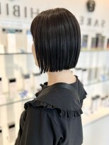 ヒビカ(HIBIKA) 乾かすだけで決まる。【地毛風・暗髪】切りっぱなしボブ
