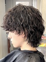 バイフィフス 原宿/表参道(by fifth)&nbsp;原宿波巻きスパイラルパーマラウンドマッシュウルフ刈り上げ黒髪