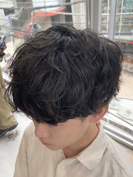 フィフス(fifth) コンマヘア　韓国マッシュ　無造作ヘア　スパイラルパーマ