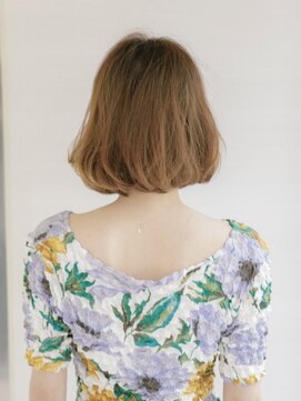 アフロディーテ ギンザ 秋葉原店(APHRODITE GINZA) 外ハネボブ/セクションカラー/ペールベージュ/秋葉原