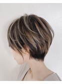 バレショート×デザインカラー×丸みショート