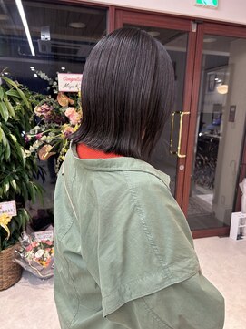 ルックアット(Look at) 【Look at】20代30代40代グレージュアッシュ切りっぱなしボブ