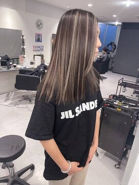 キング 梅田(K!ng) 縮毛矯正髪質改善ハイライトレイヤーカット梅田美容室エクステ