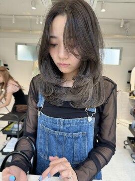 ルル(loulou) グレージュ　レイヤーミディアム♪ 薬院　天神南