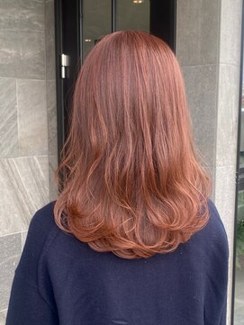 メゾン アヴァロ(Maison Avallo) 淡色ピンクベージュの柔やかミディアム