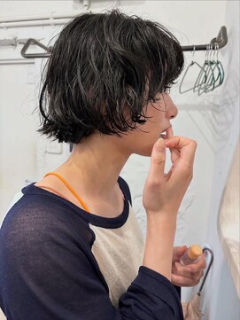 ユヌ(UNU) ゆるゆるっと癖っぽいパーマ《moeka》