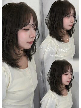 ムージー(moug) olive greige × layer cut
