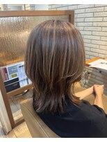 ハピネスフィール 宇治店(Happiness FEEL)&nbsp;白髪ぼかしハイライト×外ハネミディ
