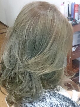 ヘアー アンアン(Hair AnAn) ★グレーアッシュ★大人ロブスタイル♪