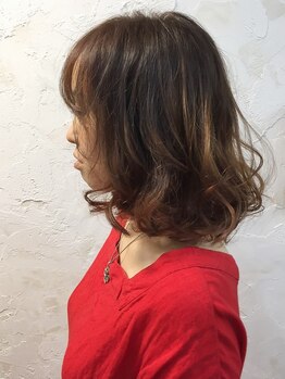 【カット＋炭酸泉\5500～】カット講師も勤めたスタイリストが「楽して可愛く」を形にする！イメチェンも◎