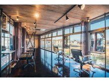 ブリティッシュな内観☆広く、開放的な設計