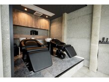 フルフラットのシャンプー台で、最高の美髪と癒しを提供します◎