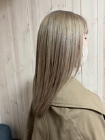 ラクール(la cour)&nbsp;ホワイトグレージュ×ストレートセミロング