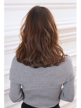 ギンザ ル グラン(JEAN CLAUDE BIGUINE GINZA Le Grand) エアリーミディアム