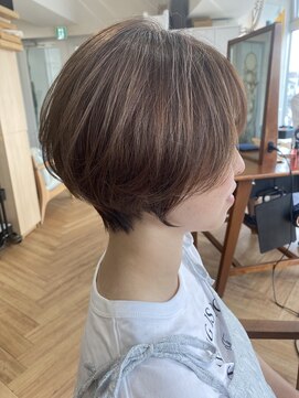 カナエ(CaNaE) ふんわり丸みショート