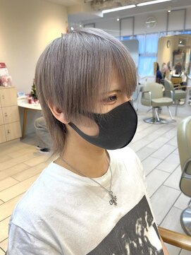 テトラ バイ ネオリーブ 横浜西口店(tetra by neolive) ブリーチ　シルバー　グレー　横浜／横浜駅