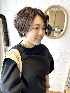 ロジエ(ROSIER) 前髪無しベージュハンサムショートレイヤー　20代30代40代