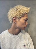 金髪スパイキーショート