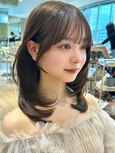 小顔矯正ミディアムレイヤーフェミニンロングメルティーカラー