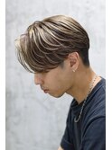 メンズハイライト刈り上げ毛流れセンターパートニュアンスパーマ