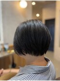 首元すっきり、乾かすだけで決まる丸みショート