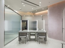 ソアレ(soiree)の雰囲気（ヒルトンプラザウエストの上質でモードなおしゃれ空間です）