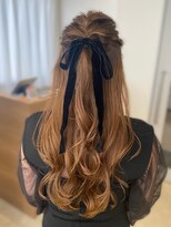アールサロン 名駅(Rr SALON)&nbsp;ゆる巻きハーフアップ