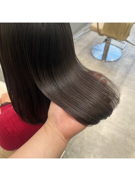 水分たっぷりうるうる髪質改善トリートメント