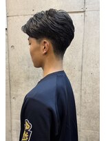 ファム(FAM)&nbsp;フェザーパーマ ニュアンスパーマ ツーブロック 代官山 恵比寿