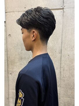 ファム(FAM) フェザーパーマ ニュアンスパーマ ツーブロック 代官山 恵比寿