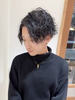 リコ(Lico) 男らしさを引き出す色気漂うツイストパーマ