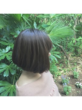 ワエン(WAEN) ふわっと前下がりボブ