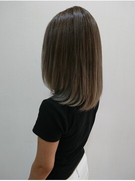 ラチャウ(La.Ciau) ブリーチ＆グラデーションカラー＆カット