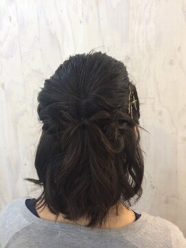 ハニーシブヤ(HONEY shibuya) 【HONEY渋谷】ハーフアップリボンアレンジ