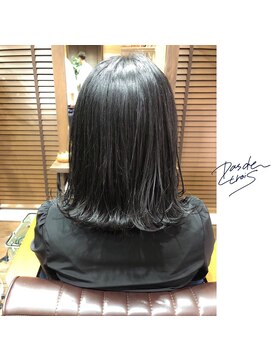 パドトロワ(Pas de trois) 新潟×外ハネ前下がりボブ×暗髪×切りっぱなし