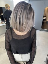 キング 高槻(K!ng)&nbsp;ホワイトバレイヤージュコンパクトボブ