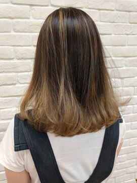 パルア(Parua) バレイヤージュカラー