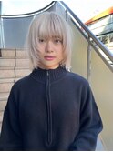 ホワイトベージュ　ケアブリーチ　ホワイトアッシュ　ボブ