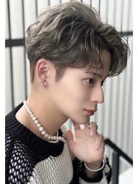 デュー 栄(DEW) 【DEW】アッシュカラー×ウェーブヘア