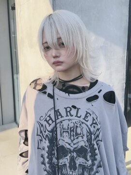 ドットハリス(.Hallis) ウルフカット/ホワイトカラー/レイヤー/ホワイトブリーチ