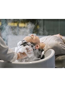 メンズにもおすすめの頭皮ケア☆疲れも癒せるヘッドスパで、リラックスと頭皮環境改善を同時に叶える！