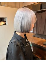 イリス(Iris.)&nbsp;ホワイトカラー×インナーブラック