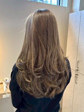 ルーチェココ ブラン(Lu'ce coco blanc) 透明感ベージュレイヤー