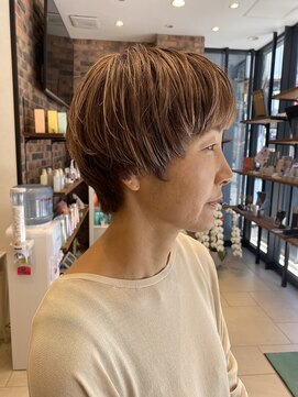リーナ ビューティガーデン(LiNA BeautyGarden) 丸みマッシュ×白髪ぼかしハイライト