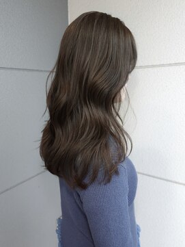 ヘアーアイストゥーレ(HAIR ICI TRE) 透明感オリーブ艶カラー小顔レイヤーカット夏カラー担当渡辺聖